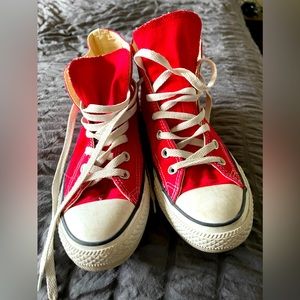 Red Hi-Top converse Chuck Taylors